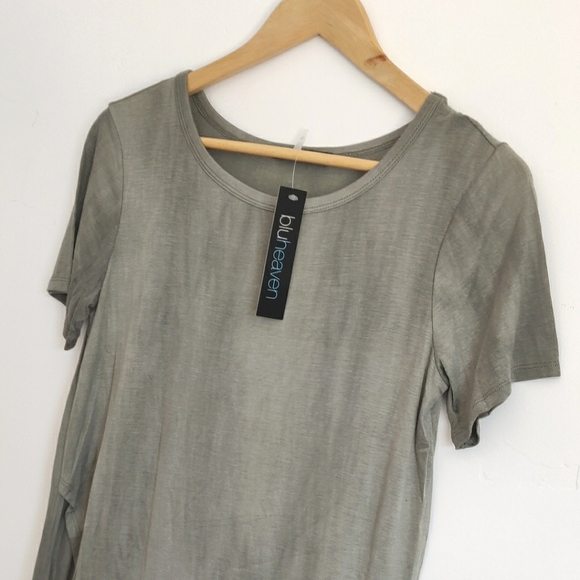 🆕🌿ASYMMETRICAL SIDE HEM TOP🌿 - Picture 3 of 6